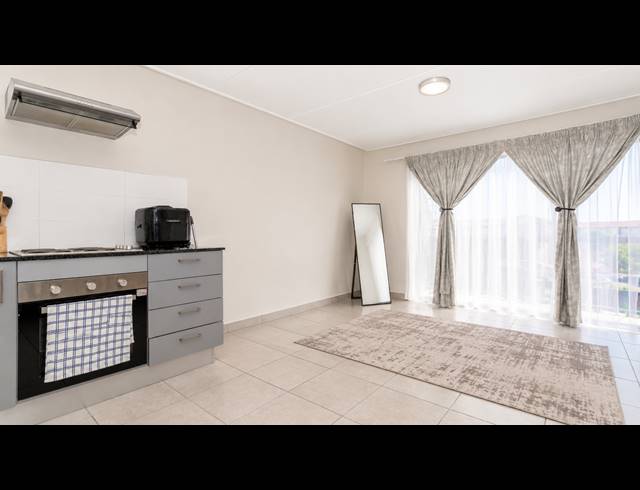 2 BEDROOM APARTMENT FOR SALE IN GROENVALLEI
